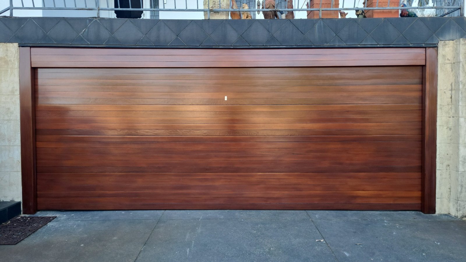 cedar-garage-door cedar-garage-door